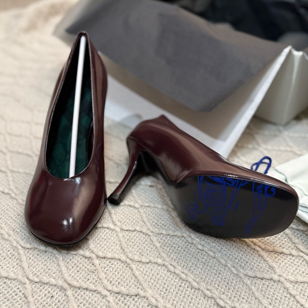 NIB - Burberry Glossy Leather Baby Pumps, Brand Size 36 ( US Size 6 ), Poison - Picture 8 of 15